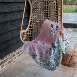 Benjamin Tate Design Berry Sky Blanket in Natural - Size: 120 cm x 150 cm - thumbnail 4
