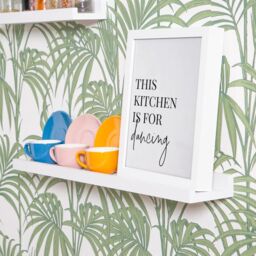 Harbour Housewares 3x Floating 57cm Picture Ledge Shelves - Wall Mounted Display Shelf in White - thumbnail 5