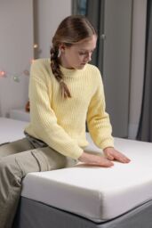 DS Living Memory Foam Mattress Orthopedic 4 Inch Deep - PureDream in Off-White - Size: Small Single - thumbnail 5