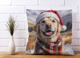 Warren Reed - Designer Christmas Yellow Labrador Cushion - Size: 60 cm x 60 cm - thumbnail 2
