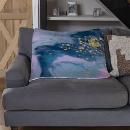 Benjamin Tate Design Blue & Pink Marble Blanket in Natural - Size: 120 cm x 150 cm - thumbnail 2
