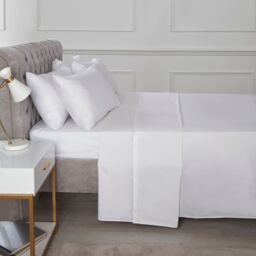 Rapport Home TH Percale Fitted Sheet in White - Size: Double