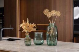 Verano Spanish Ceramics Glass Rimma Clear Home Décor Small Teardrop Vase (H) 16cm in Teal - thumbnail 3
