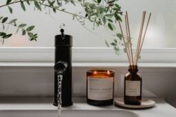 Imvelo Candle Co Signature Candle - Lime Basil + Mandarin in Amber - thumbnail 2