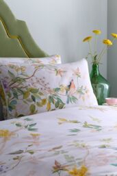 Appletree 'Arianna' 100% Cotton Country Garden Print Duvet Cover Set in Natural - Size: Super King - thumbnail 2