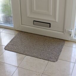JVL Tanami Machine Washable Barrier Doormat 50x75cm Beige - Size: 50 cm x 75 cm - thumbnail 2