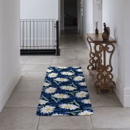 Benjamin Tate Design Daisies On Navy Runner Rug in Natural - Size: 67 cm x 230 cm - thumbnail 3