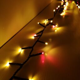 Samuel Alexander 50m 2000 LED TreeBrights Christmas String Lights with Timer in Red & Vintage Gold - thumbnail 5