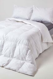 Homescapes Goose Feather & Down All Seasons Duvet in White - Size: Super King - thumbnail 1