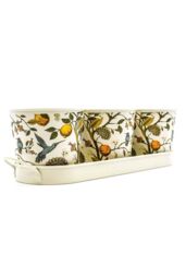 The British Gardening Company Set Of 3 Metal Flower Pots On Tray, Hummingbird Design Planters, Plant Pot Display, Outdoor Plant Containers in Cream - thumbnail 4