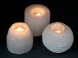 KDMD Selenite Mountain Top Candle Holder - 8 cm in White - thumbnail 4