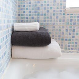Nicola Spring 6pc Cotton Towels Set - 160cm x 90cm in White - thumbnail 5