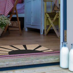 Artsy Mats Welcoming Sun & Rays Doormat in Black - Size: 40 cm x 60 cm - thumbnail 4