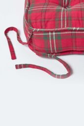 Homescapes Edward Tartan Cotton Dining Chair Booster Cushion in Red - Size: 40 cm x 40 cm - thumbnail 4
