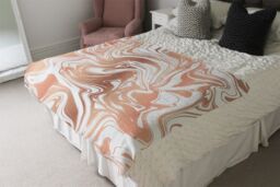 Benjamin Tate Design Rose Gold Marble Blanket in Natural - Size: 120 cm x 150 cm - thumbnail 3