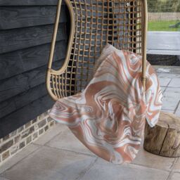 Benjamin Tate Design Rose Gold Marble Blanket in Natural - Size: 120 cm x 150 cm - thumbnail 4
