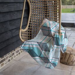 Benjamin Tate Design Blue Geometric Hexagons Blanket in Natural - Size: 120 cm x 150 cm - thumbnail 4