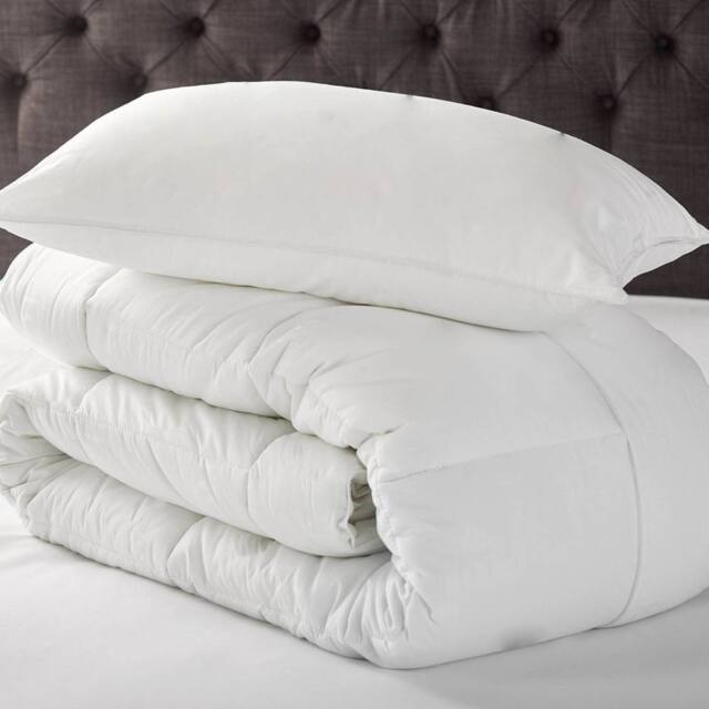 The Linen Consultancy TLC 5 Star Hotel Concept Premium Goose Feather & Down 13.5 Tog Duvet in White - Size: Super King - image 1