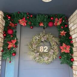 The Chair Cover Company Red Christmas Garland with Lighting 270 cm - Size: 270 cm x 35 cm - thumbnail 3