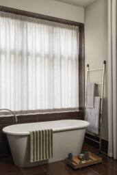 Blomus ARTO Bath Towel with Narrow Stripes 70 x 140 cm - Micro Chip/Tan in Light Grey - thumbnail 6