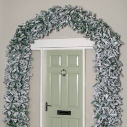 Samuel Alexander 8ft Double Door Snow Flocked Christmas Tree Arch with 2000 Tips in Green - thumbnail 7