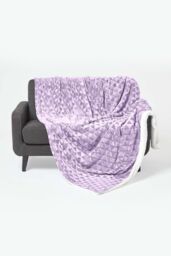 Homescapes Geometric Triangle Velvet Throw in Purple - Size: 160 cm x 200 cm