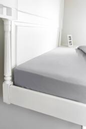The Lyndon Company Deluxe 400 Thread Count 100% Cotton Fitted Sheet in Grey - Size: King Fitted - thumbnail 3