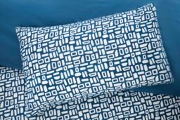 Rapport Home Pebbles Microfibre Reversible Duvet Cover Set with Pillowcase in Blue - Size: King - thumbnail 2