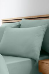 Catherine Lansfield So Soft Non Iron Duvet Cover Set in Green - Size: Super King - thumbnail 2