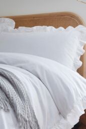 Appletree 'Cassia Frill' 100% Cotton Relaxed Look Duvet Cover Set in White - Size: Super King - thumbnail 3