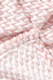 Homescapes Mora Faux Fur Velvet Throw in Pink - Size: 200 cm x 230 cm - thumbnail 3