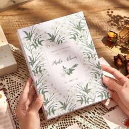 NESTLUNE Grass Green Photo Album Holds 300 Photos Photography Storage in White - Size: 100 cm x 15 cm - thumbnail 6