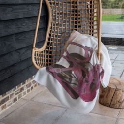 Benjamin Tate Design Purple High Heels Blanket in Natural - Size: 120 cm x 150 cm - thumbnail 4