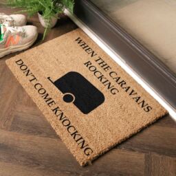 Artsy Mats If the Caravan is Rocking Don't Come Knocking Doormat in Black - Size: 40 cm x 60 cm - thumbnail 2
