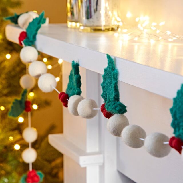 Paper High Felt Holly Christmas Garland - image 1