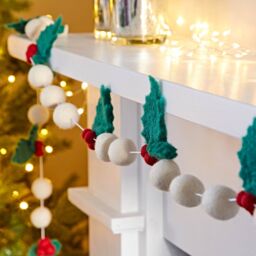 Paper High Felt Holly Christmas Garland - thumbnail 1