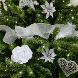 Melody Maison Silver Sparkle Ruffle Christmas Tree Ribbon - 270cm (2.7m / 106.3') in Metallic Silver