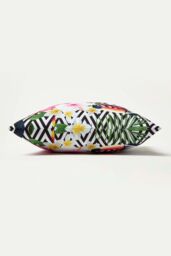 Homescapes Luxury Waterproof Tropical Toucan Outdoor Cushion 45 x 45 cm, Set of 2 in Pink - Size: 45 cm x 45 cm - thumbnail 5