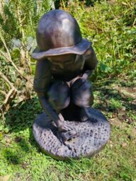 Inspirational Gifting Boy Playing with Frog Garden Ornament Sculpture in Bronze - thumbnail 9