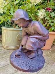 Inspirational Gifting Boy Playing with Frog Garden Ornament Sculpture in Bronze - thumbnail 4
