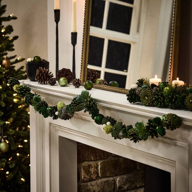 Dibor Woodland Green Xmas Table Decor Christmas Garland 1.2m - Size: Large - image 1