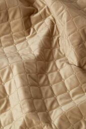 Homescapes Diamond Quilted Velvet Throw in Beige - Size: 150 cm x 200 cm - thumbnail 4