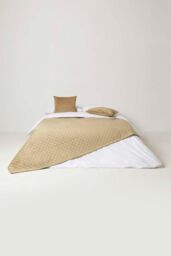 Homescapes Diamond Quilted Velvet Throw in Beige - Size: 150 cm x 200 cm - thumbnail 3