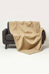 Homescapes Diamond Quilted Velvet Throw in Beige - Size: 150 cm x 200 cm - thumbnail 1