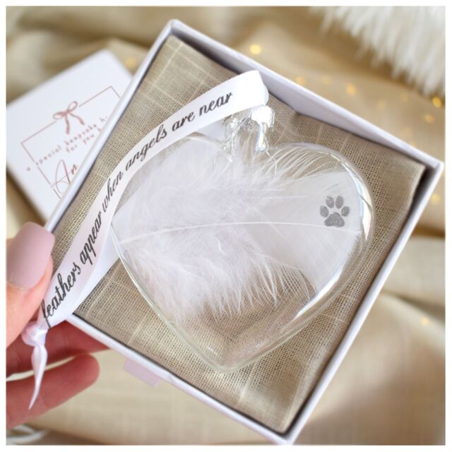 Amaya Rose Ltd PAW Print In Memory of Feather Heart Bauble Gift Boxed in Clear