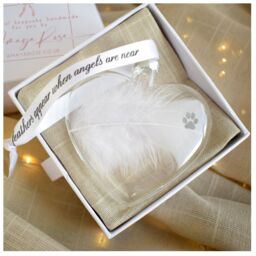 Amaya Rose Ltd PAW Print In Memory of Feather Heart Bauble Gift Boxed in Clear - thumbnail 9