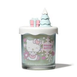 Hello Kitty Frosted Berries Scented Candle - Seasons Collection, 3D Lid, Jar in Blue - Size: Medium - thumbnail 2