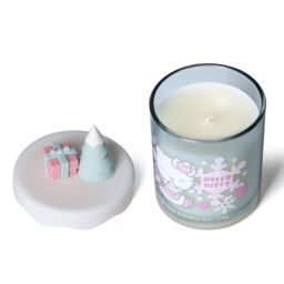 Hello Kitty Frosted Berries Scented Candle - Seasons Collection, 3D Lid, Jar in Blue - Size: Medium - thumbnail 4