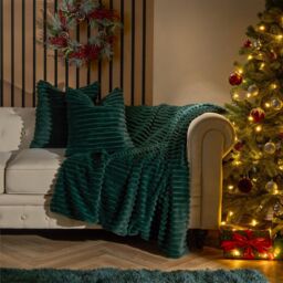 OHS 2 x Faux Fur Thick Rib Cushion Covers in Dark Green - Size: 45 cm x 45 cm - thumbnail 2