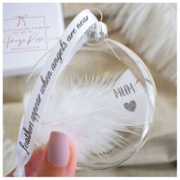 Amaya Rose Ltd Women's In Memory of Mum Feather Round Bauble Gift Boxed. Christmas Décor in Clear - thumbnail 2
